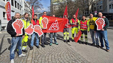 Hintergrund des Warnstreiks: Die IG Metall und die ADAC-Pannenhelfer fordern eine Tarifbindung.