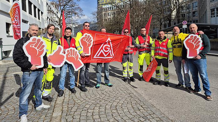 Hintergrund des Warnstreiks: Die IG Metall und die ADAC-Pannenhelfer fordern eine Tarifbindung.