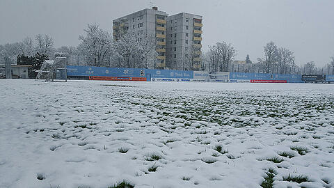 Plätze unbespielbar: Der TSV 1860 konnte am Donnerstag wegen starken Schneefalls kein Mannschaftstraining abhalten - darum ging's in den Kraftraum und zum Laufen.