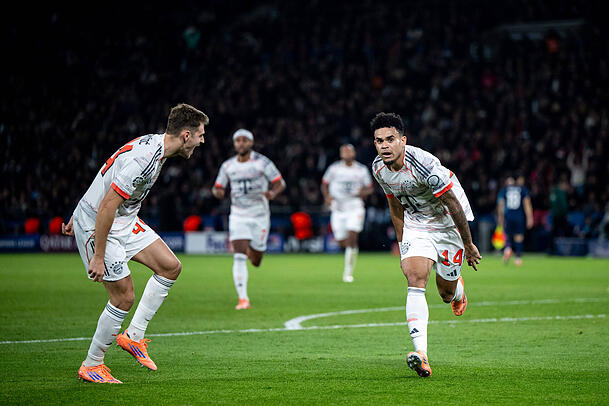 Er fehlt im nächsten Spiel gegen Arsenal nach seiner Roten Karte: Luis Díaz (r.). Er fehlt im nächsten Spiel gegen Arsenal nach seiner Roten Karte: Luis Díaz (r.).