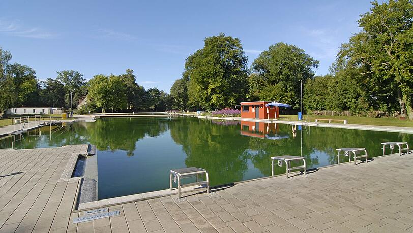 Das Naturbad Maria Einsiedel in München liegt direkt am Isarkanal. Das Naturbad Maria Einsiedel in München liegt direkt am Isarkanal.