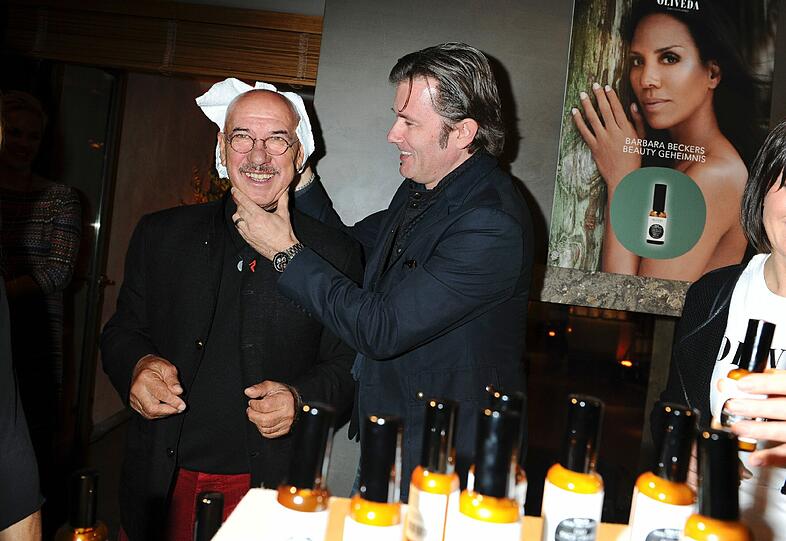 Otto Retzer und John Munich beim mediterranen Abend der Schweizer Naturkosmetikmarke OLIVEDA im Bayerischen Hof.