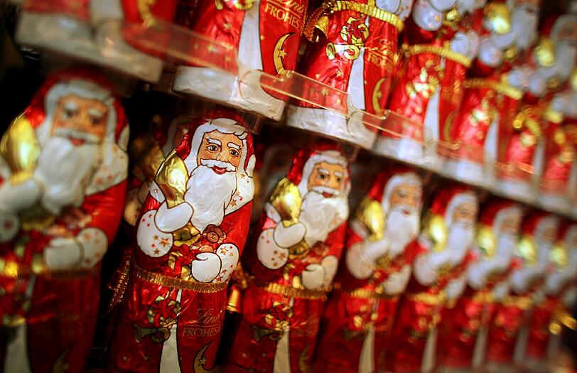 Es sind weniger Schoko-Nikoläuse in diesem Jahr auf dem Markt. Jeder Dritte Schoko-Weihnachtsmann wird exportiert.