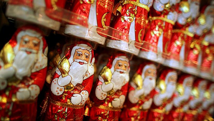 Es sind weniger Schoko-Nikoläuse in diesem Jahr auf dem Markt. Jeder Dritte Schoko-Weihnachtsmann wird exportiert. Es sind weniger Schoko-Nikoläuse in diesem Jahr auf dem Markt. Jeder Dritte Schoko-Weihnachtsmann wird exportiert.