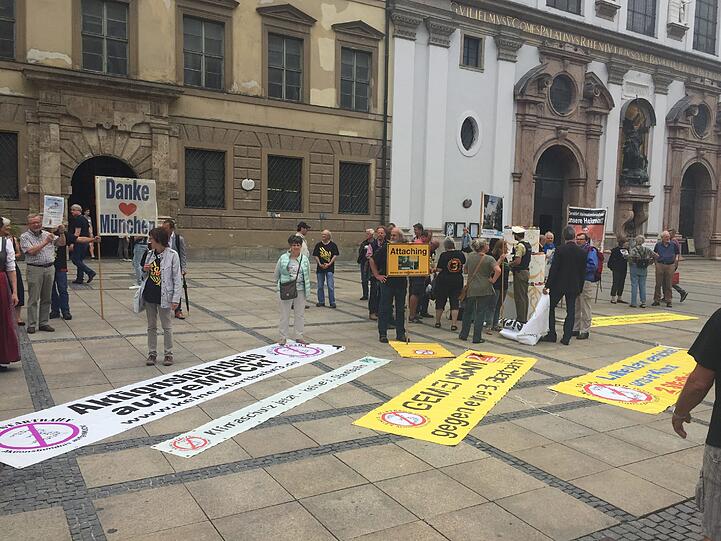 Protestdemo gegen die dritte Startbahn am Freitag in der Neuhauser Straße.