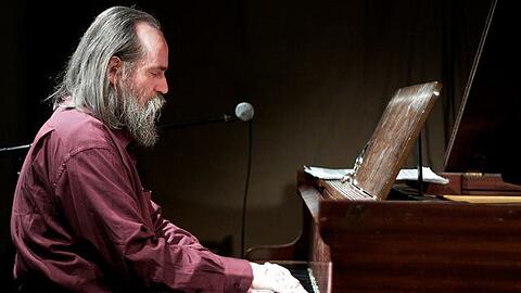 Fast andächtig am Klavier: Lubomyr Melnyk.