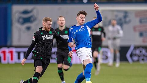 Hannover bleibt im Duell mit Rostock siegreich.