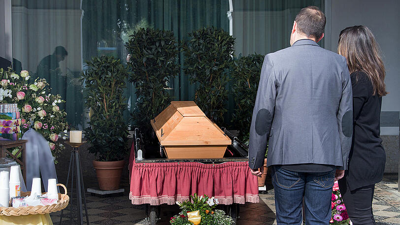 Die erstochene Frau wurde am Donnerstagvormittag in Prien beerdigt.