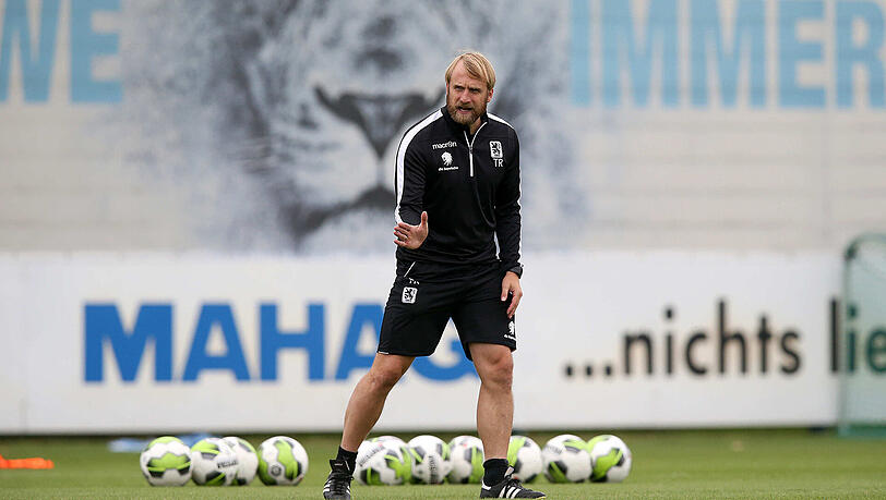 Für Löwen-Coach Bierofka ist klar: Zum Trainingslager wird es nicht erneut nach Troia gehen. Für Löwen-Coach Bierofka ist klar: Zum Trainingslager wird es nicht erneut nach Troia gehen.