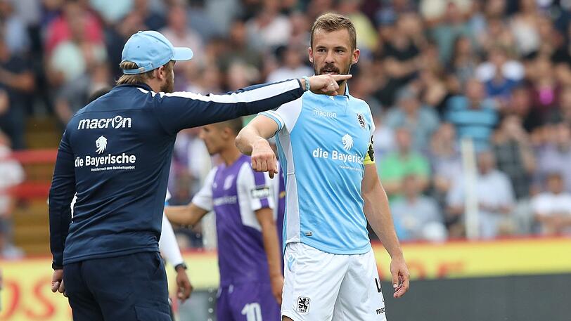 "Ich stehe für einen speziellen Spielstil und den werde ich garantiert nicht ändern", sagt Trainer Bierofka, hier mit Kapitän Weber.