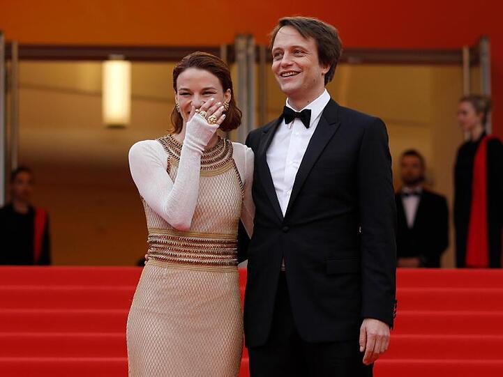 Können sie am Ende strahlen? "A Hidden Life" mit August Diehl und Valerie Pachner hat durchaus Chancen auf die Goldene Palme.