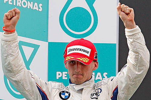 Der andere Zweite: In Malaysia jubelten die BMW-Mitarbeiter über den zweiten Rang von Robert Kubica. Eine Woche zuvor war Nick Heidfeld dort gelandet. Die Teamkollegen sehen sich selbst als Rivalen.