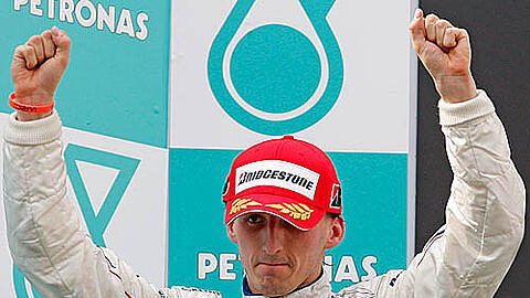 Der andere Zweite: In Malaysia jubelten die BMW-Mitarbeiter über den zweiten Rang von Robert Kubica. Eine Woche zuvor war Nick Heidfeld dort gelandet. Die Teamkollegen sehen sich selbst als Rivalen.
