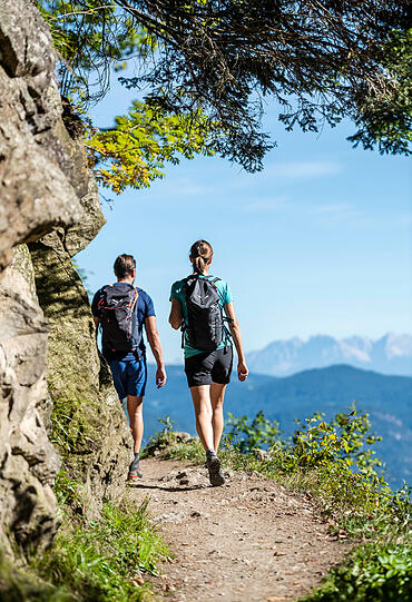 In Algund geht’s hoch hinaus. Wandern Sie bis auf 3.000 Höhenmetern und genießen Sie atemberaubende Touren und besondere Ausblicke.