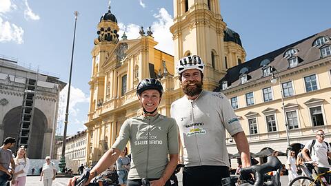 Die Extremsportler Jonas Deichmann und Josefine Rutkowski sind mit ihren R&auml;dern 24.000 Kilometer durch Europa gefahren.