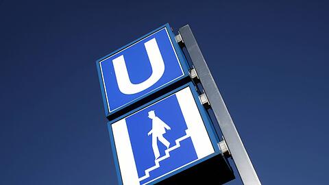 Die 27-Jährige wurde an der U-Bahnstation Josephsplatz angegriffen. (Symbolbild)