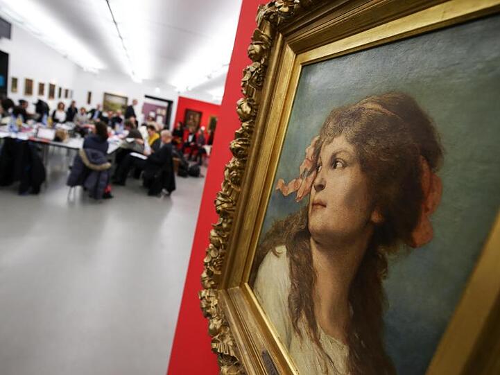 Das "Mädchenbildnis" (1870/80) von Gabriel von Max bei einer Pressekonferenz zu einem Raubkunst-Forschungsprojekt. Foto: David Ebener/Archiv