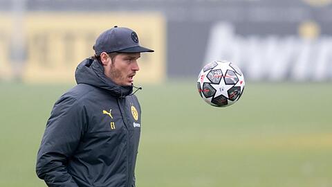 Warnt vor dem Rückspiel gegen Sevilla vor zu großer Sorglosigkeit: BVB-Coach Edin Terzic.