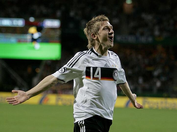 Tor für Deutschland - bald für den FC Bayern? Mit Marko Marin (19), dem Dribbelkünstler, beschäftigen sich die Bayern-Bosse schon lange.