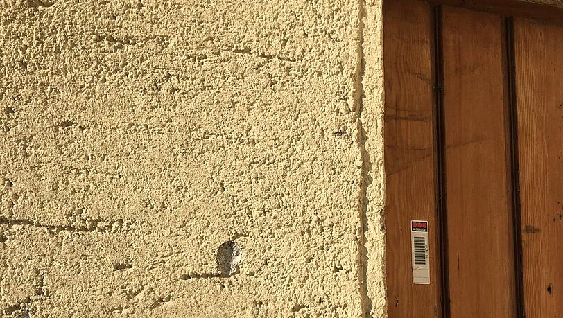 Vier Wohnungen gibt es in dem alten Haus. Vier Wohnungen gibt es in dem alten Haus.