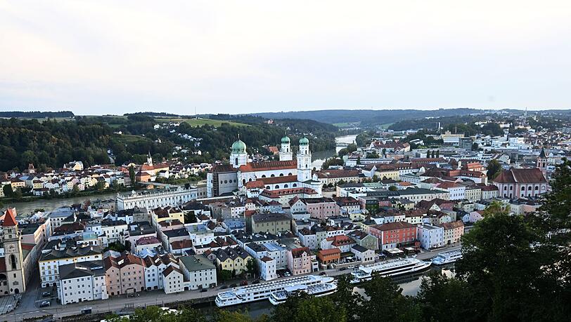 In Passau gibt es bei der Kommunalwahl eine Stichwahl zwischen den Kandidaten von SPD und CSU. (Archivbild) In Passau gibt es bei der Kommunalwahl eine Stichwahl zwischen den Kandidaten von SPD und CSU. (Archivbild)