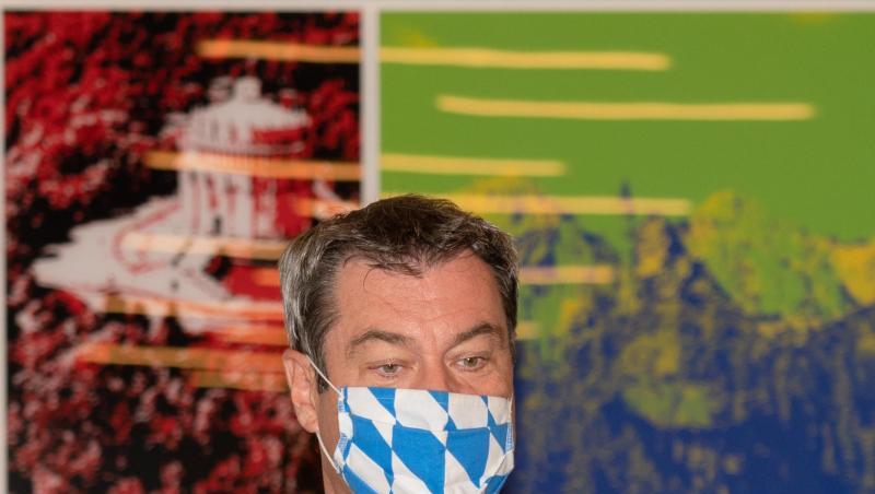 Der bayerische Ministerpräsident Markus Söder (CSU) trifft zur außerplanmäßigen Videokonferenz des bayerischen Kabinetts im Bayerischen Staatsministerium für Finanzen und für Heimat in Nürnberg ein. Foto: Nicolas Armer/dpa Der bayerische Ministerpräsident Markus Söder (CSU) trifft zur außerplanmäßigen Videokonferenz des bayerischen Kabinetts im Bayerischen Staatsministerium für Finanzen und für Heimat in Nürnberg ein. Foto: Nicolas Armer/dpa