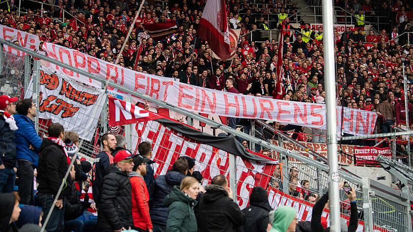 Eines der Schmähplakate gegen Dietmar Hopp.