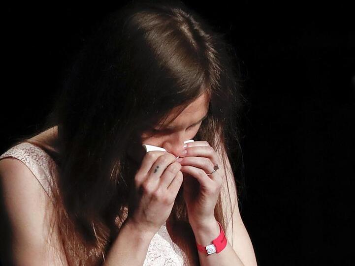 Immer wieder kämpft Amanda Knox bei dem Kongress zu Justizirrtümern mit den Tränen.