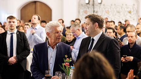 Dieter Reiter (SPD), Oberb&uuml;rgermeister von M&uuml;nchen (l), und Lars Klingbeil (SPD).