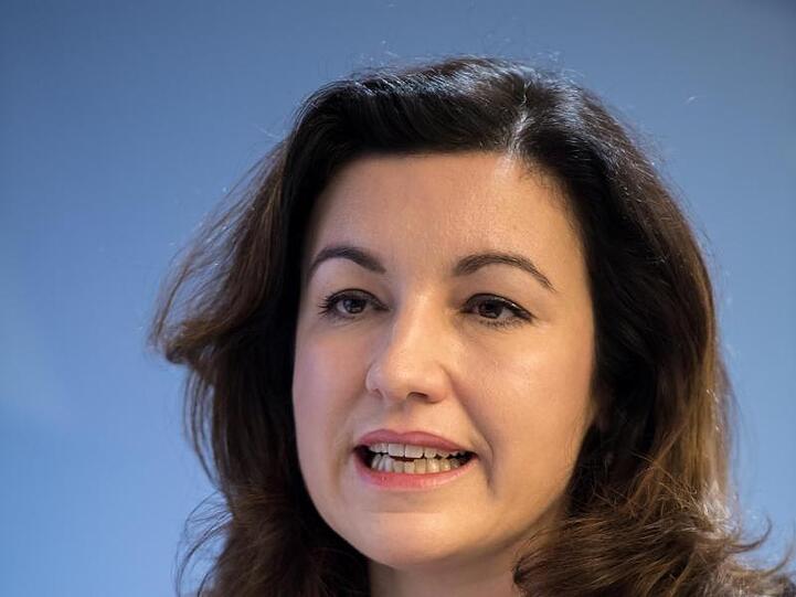 Dorothee Bär (CSU), Bundesministerin für Digitalisierung, hält eine Rede. Foto: Peter Kneffel/dpa