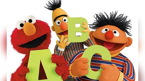 Elmo, Bert und Ernie (v.l.) freuen sich auf Motsi Mabuse und Co.