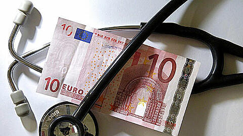 Wenn die Hausärzte am Mittwoch tatsächlich ihre Kassenzulassungen zurückgeben, müssen die Patienten bei ihren Behandlungen möglicherweise dazuzahlen.