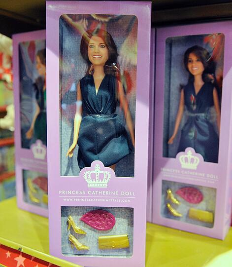 Auch eine Kate-Barbie kann man bei "Hamleys" in London kaufen.