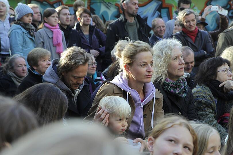 Die Sportfreunde Stiller geben ein Konzert auf dem Bolzplatz für den Sportplatz - Die Bilder