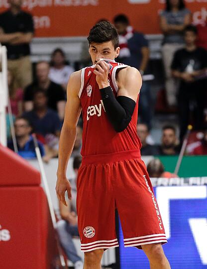 Small Forward Nihad Djedovic (4 Basketbälle)
