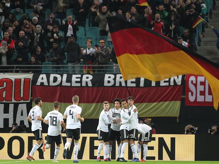 Die deutsche Nationalmannschaft hat das Testspiel gegen Russland in Leipzig mit 3:0 gewonnen.