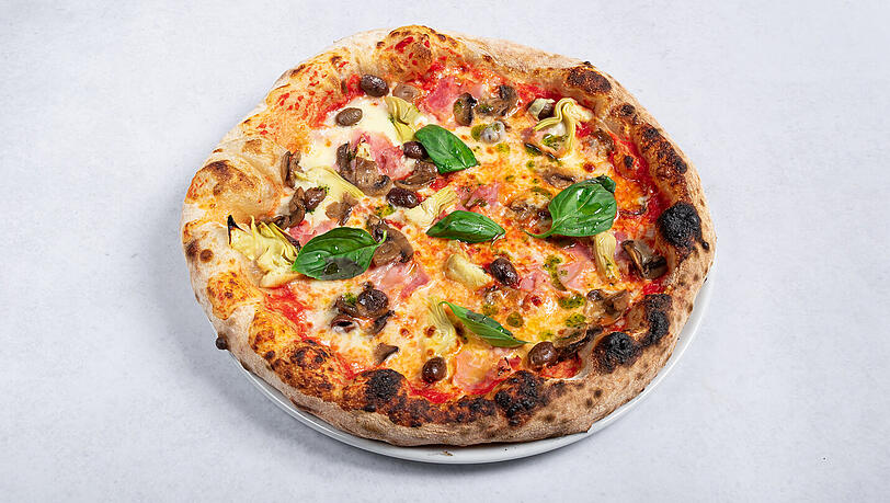 Genießen Sie unter anderem die unglaubliche Pizza im AMEA. Genießen Sie unter anderem die unglaubliche Pizza im AMEA.