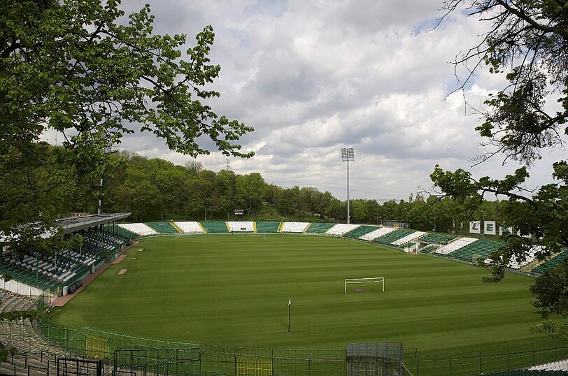 Im alten Stadion Lechiag Dansk wird die deutsche Nationalelf die nächste Zeit ihre Trainings absolvieren. Von ihrem Hotel aus können sie dort einfach hinradeln.