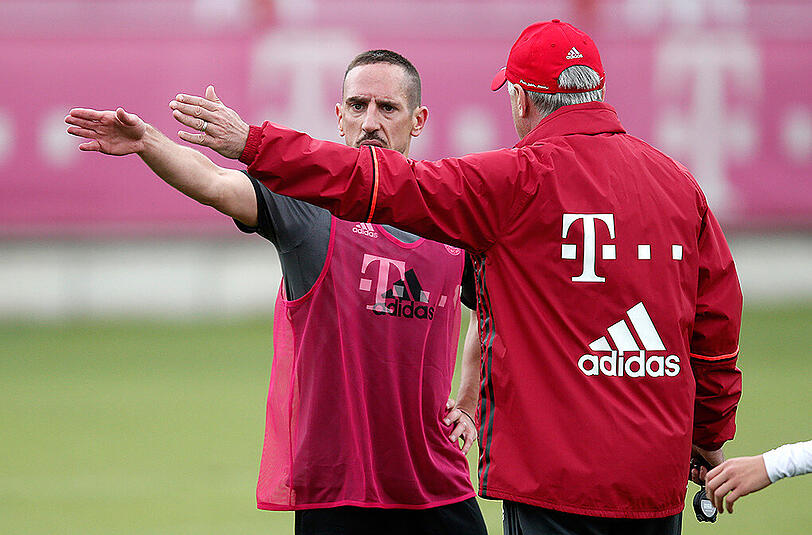 Weitere Bilder von der öffentlichen Trainingseinheit an der Säbener Straße.