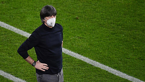 "Wir haben uns das selber eingebrockt", sagte Bundestrainer Joachim Löw nach dem peinlichen 1:2 gegen Nordmazedonien.