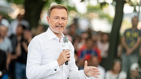 Bundesfinanzminister Christian Lindner (FDP) erntet Kritik von Sozialverbänden.