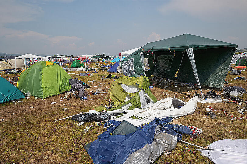 Aufräumen nach dem Sturm - die Bilder von und nach der Abreise der Besucher von Rock am Ring 2016.