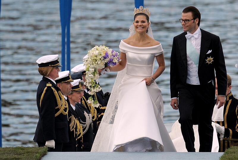 Schwedens Kronprinzessin Victoria und Prinz Daniel an ihrem Hochzeitstag in Stockholm am 19. Juni 2010