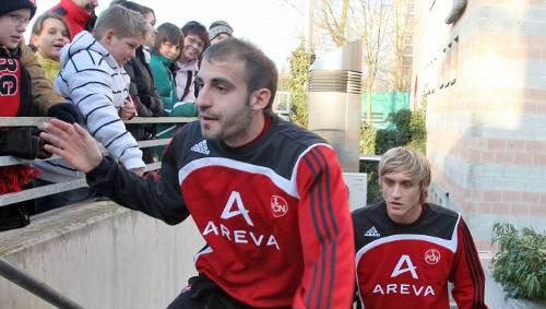 Das Ziel ist klar: Javier Pinola will mit dem Club Schritt für Schritt die Rückkehr ins Oberhaus schaffen. Das Ziel ist klar: Javier Pinola will mit dem Club Schritt für Schritt die Rückkehr ins Oberhaus schaffen.