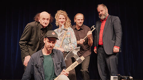 Kabarettszene im ScharfrichterHaus Passau mit v.l. Maxi Pongratz, Duo Burloni, Annphie Fritz, Duo Burloni, Matthias Egersdörfer