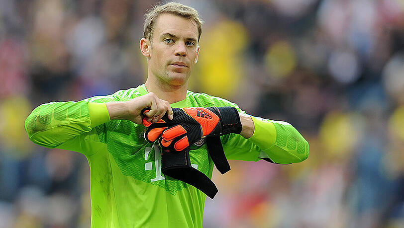 MANUEL NEUER, NOTE 3: Erste Bewährungsprobe nach Reichwein-Schuss (7.) - locker. Entspannter Nachmittag für den Weltmeister-Torwart. Kaum gefordert. Keine Chance beim späten Elfmeter zum 4:1 (89.). MANUEL NEUER, NOTE 3: Erste Bewährungsprobe nach Reichwein-Schuss (7.) - locker. Entspannter Nachmittag für den Weltmeister-Torwart. Kaum gefordert. Keine Chance beim späten Elfmeter zum 4:1 (89.).