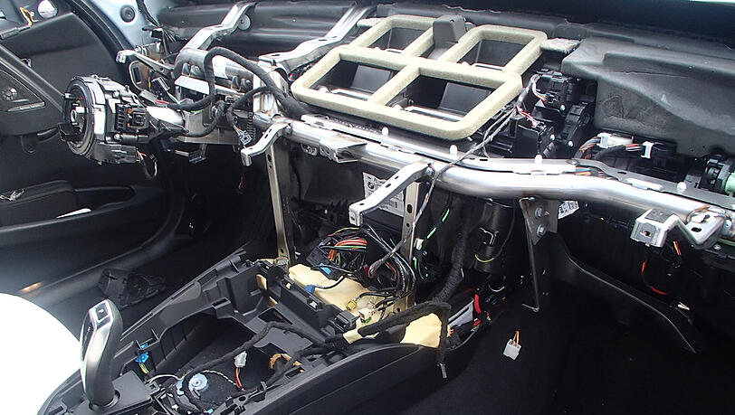 Dieser BMW ist komplett ausgeschlachtet worden. Dieser BMW ist komplett ausgeschlachtet worden.