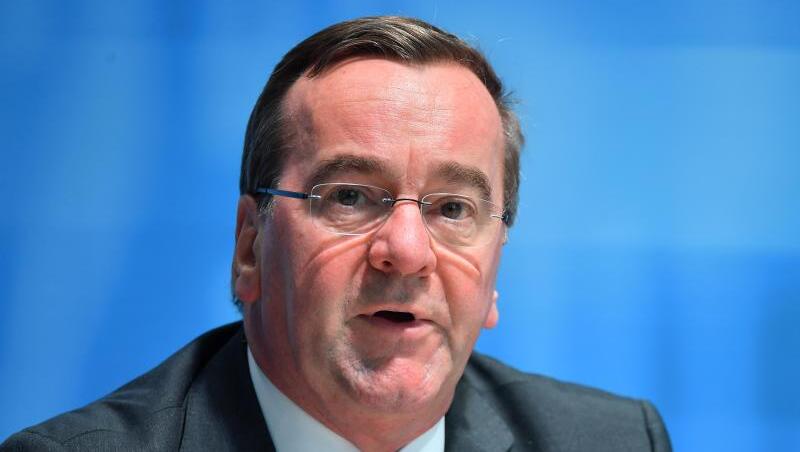 Niedersachsens Innenminister Pistorius (SPD) für Rassismus-Studie bei der Polizei.