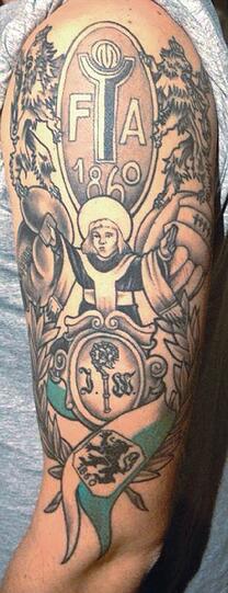 Weitere Abbildungen aus dem TSV 1860-Tattobuch von Andreas Schmied und Maik Lange.