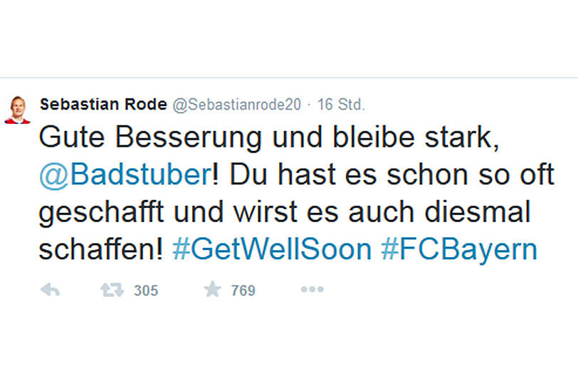 Sebastian Rode erinnert Holger Badstuber daran, was er schon alles überstanden hat - und wie die anderen auch, spricht er ihm Mut zu.